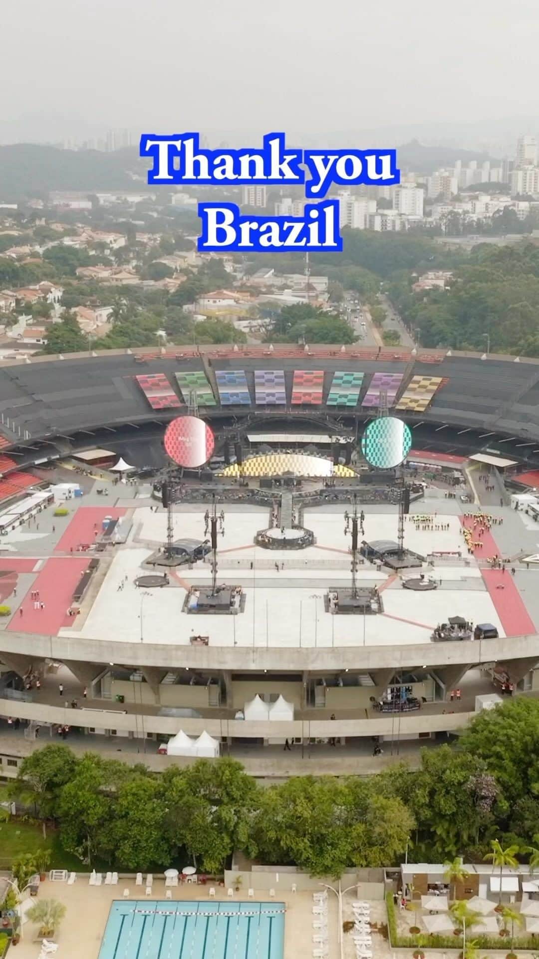 Coldplayのインスタグラム：「Thank you Brazil. We love you and we can’t wait to come back 🌈   #Coldplay #MusicOfTheSpheresWorldTour  📹 @global_extreme」