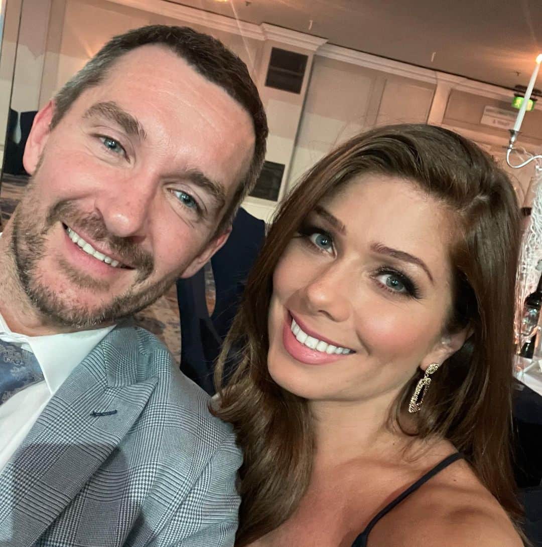 ニッキー・サンダーソンさんのインスタグラム写真 - (ニッキー・サンダーソンInstagram)「So this is 39 💫  I had such a wonderful evening last night celebrating the last year of my 30’s & @hollyoaks nomination for best Soap & Continuing Drama at the RTS Awards!  Fun evening with amazing people and my date for the night was pretty fit too 🤍  #birthday #birthdaynight #birthdaynightout #birthdaygirl #awards #awardsceremony #rts #london #39 #date #datenight #love #fun #friends #greatnight #hollyoaks #happy #happygirl #alwayshappy #smile #smiling #grateful」3月30日 2時12分 - niknaksanderson