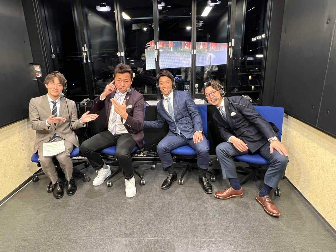 土井悠平さんのインスタグラム写真 - (土井悠平Instagram)「ファイターズ30時間テレビ🔥  スタートしました！ 現在ももちろん放送中です🫶 @gaora_sports   夜分遅くの投稿ごめんなさい🥲 実況資料の整理などしてたらこの時間、、😇😇  本日ですが、 土井は 11:00-14:00 「ボールパークを知り尽くせ！」 に出演します！ ゲストは 斎藤佑樹さん スピードワゴン小沢さん 牧野真莉愛さん(モーニング娘。'23)  そして、 開幕戦は 解説:鶴岡慎也さんとお送りします！  長く幸せな1日になりそうや🫶  #ファイターズ30時間テレビ   でTwitter呟いてください✔︎  寝て、明日(きょう)に備えます！ おやすみなさい🐟」3月30日 2時27分 - doi_yuhei