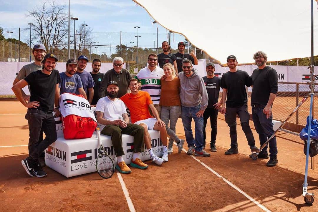 パブロ・カレーニョ・ブスタのインスタグラム：「Día de trabajo diferente mientras seguimos con la recuperación. Gracias a mis amigos de @isdin . Los resultados 🔜 #loveyourskin」