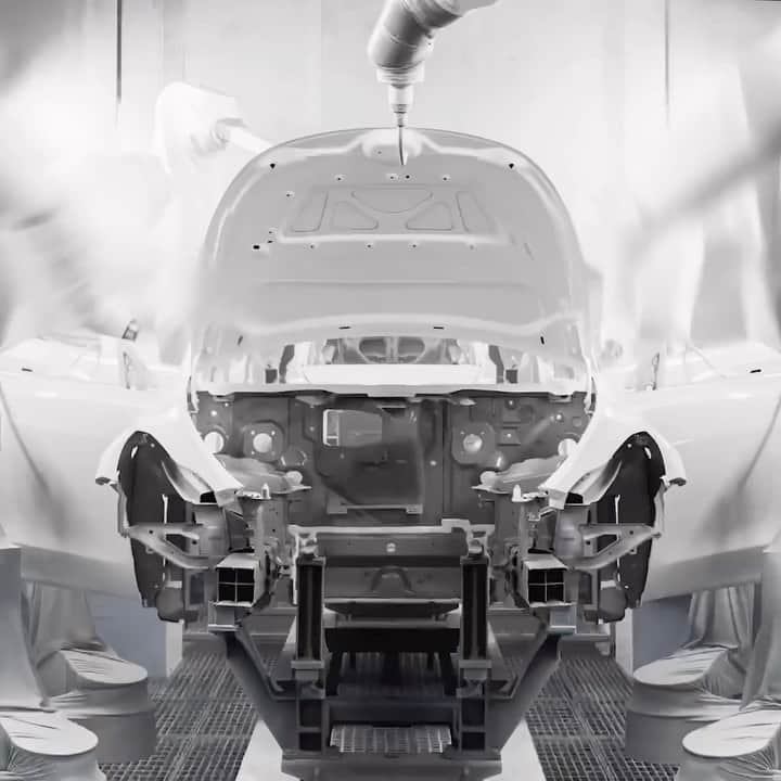 Teslaのインスタグラム：「Giga Berlin hits 5k builds/week—1 year after delivering the first vehicles to customers」