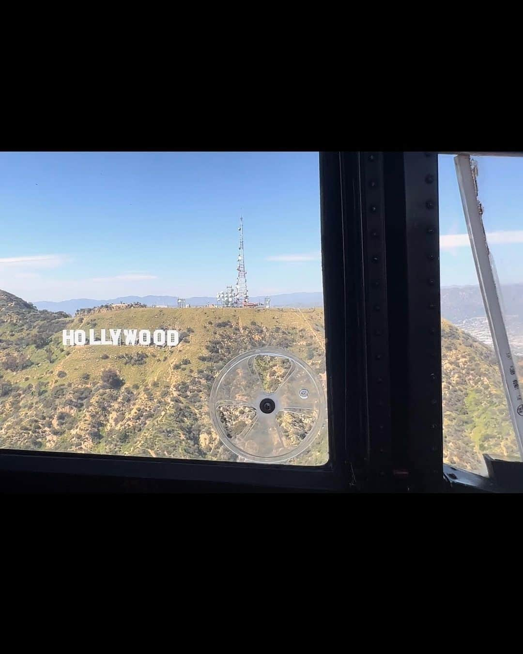 ケイティ・キャシディさんのインスタグラム写真 - (ケイティ・キャシディInstagram)「Just touched down in cali-town! so happy to be back home ♥️🚁」3月30日 3時06分 - katiecassidy