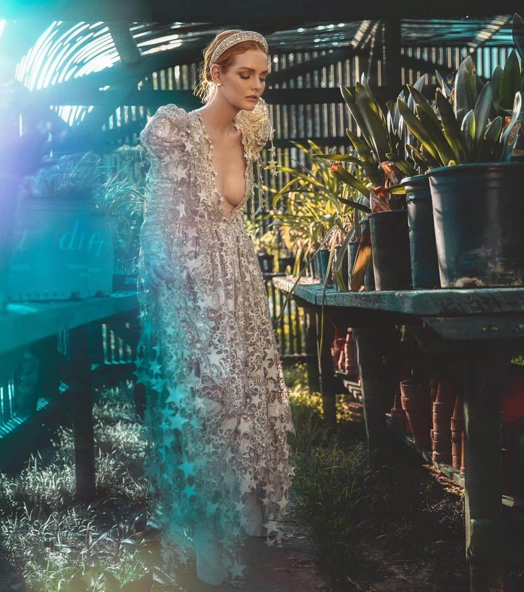 リディア・ハーストのインスタグラム：「Tending to the gardens 🌿」