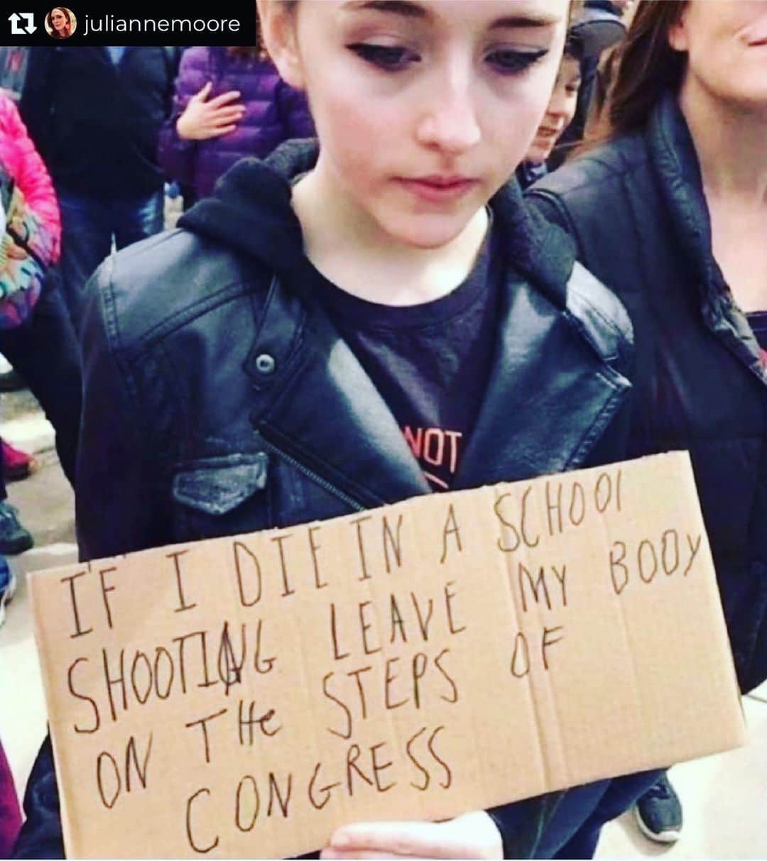 ポール・アデルスタインのインスタグラム：「Repost from @juliannemoore This is on you @gop @speakermccarthy  The majority of Americans are in favor of common sense gun laws and yet you refuse to act. #banassaultweapons   Text ACT to 644-33 to join the fight against gun violence. @everytown @momsdemand @studentsdemand」