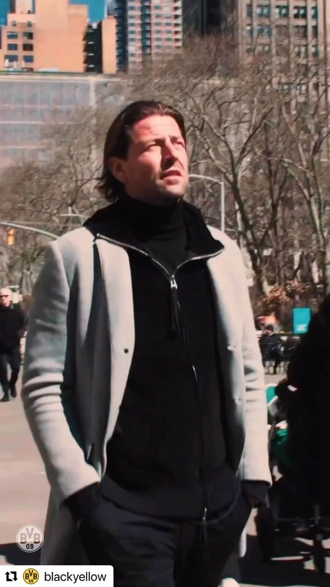 ローマン・ヴァイデンフェラーのインスタグラム：「Cooler Trip, kurz vor dem Klassiker,  Bayern München vs Borussia Dortmund, nach New York ! 🗽🇺🇸 #bvb #bundesliga #dfl @bvb09 @blackyellow @bundesliga @dflstiftung」