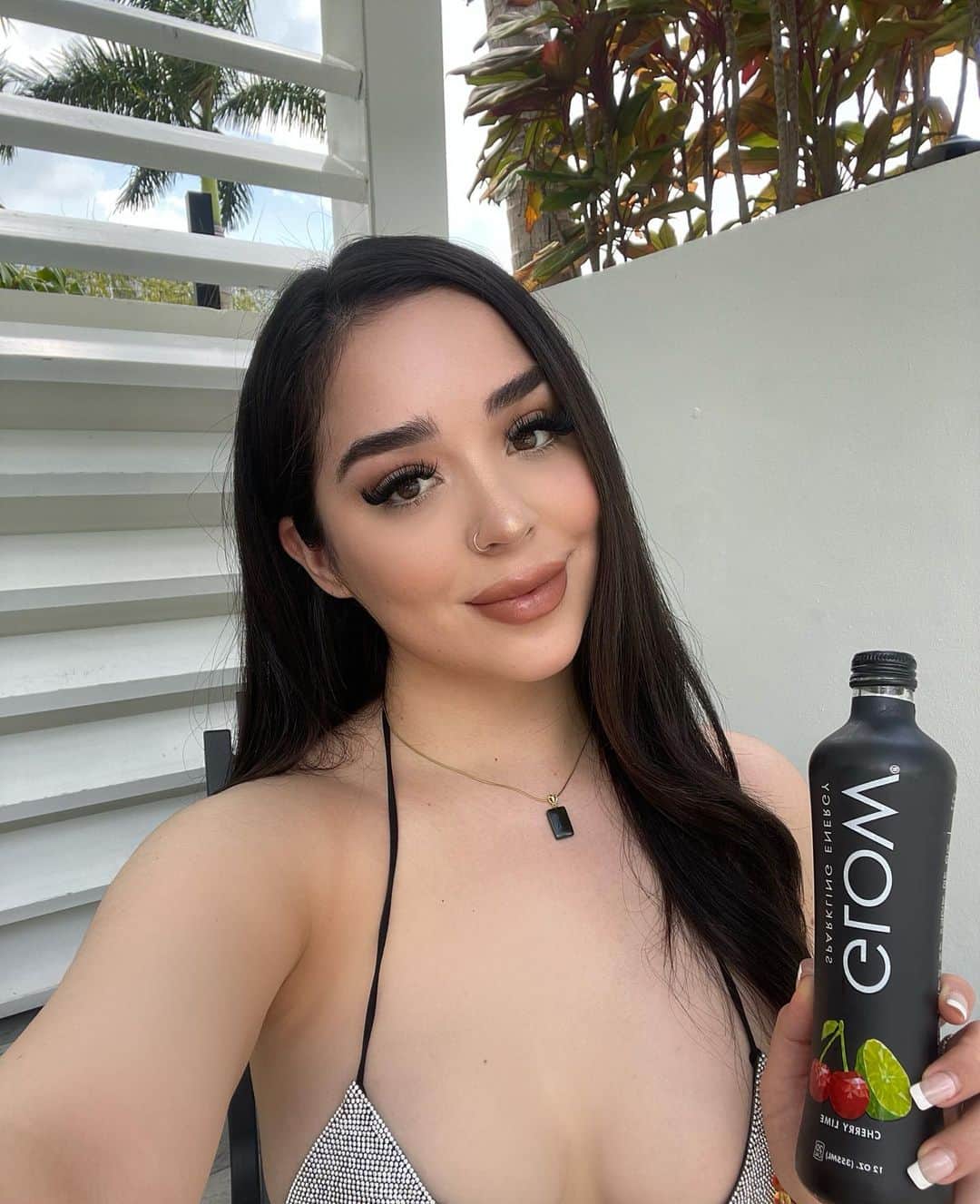 のインスタグラム：「🌊 glowing allllll day @drinkglow #glowpartner #drinkglow #miami」