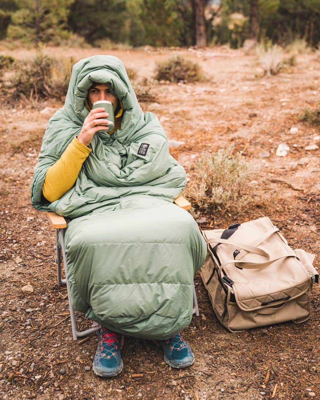 マウンテンハードウェアのインスタグラム：「Kick back cozy and kick your feet out of the Yawn Patrol™. Photos: @claytonherrmann.」