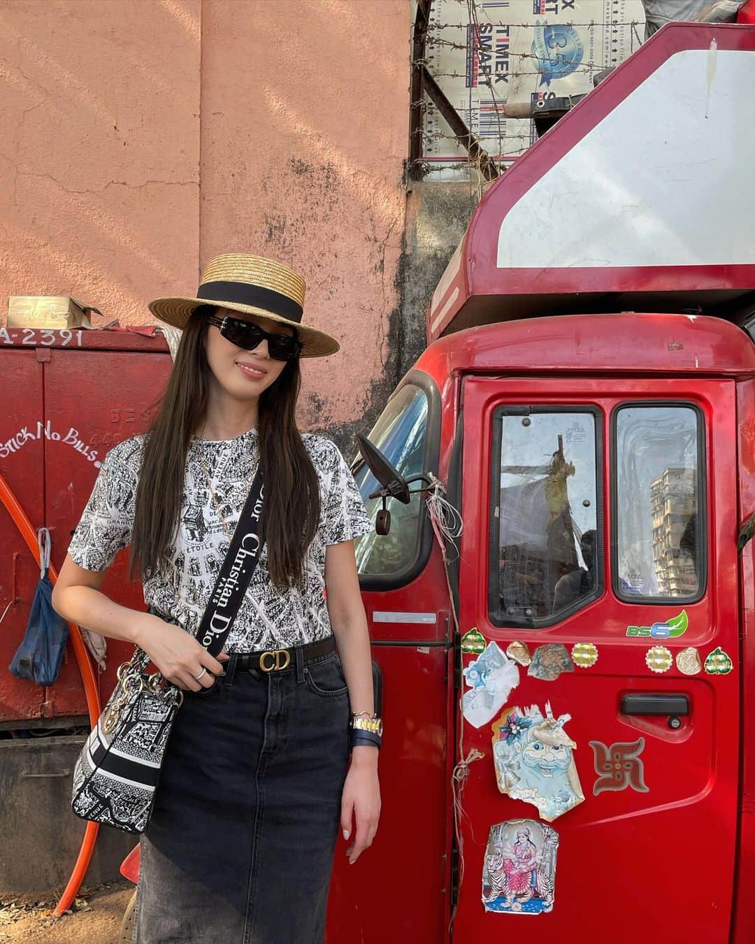 アイリーン・キムのインスタグラム：「Tourist🇮🇳♥️ @Dior   #광고 #Dior #DiorSS23」