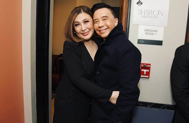 レジー・リーさんのインスタグラム写真 - (レジー・リーInstagram)「Always such a treat to witness this legend, this icon, @reallysharoncuneta on stage. Absolutely unforgettable #ICONIC concert. So incredibly proud to call her my Bee Ep Ep. 😜. Her grace, her talent, her compassion, her generosity are awesome to behold. This time, she brought another #icon with her. What a pleasure and joy to meet you @reginevalcasid .  Finally great to see and hear your talent live and in person. Wowza. Not to mention meeting another Filipina legend #IvyViolan . You all make me so proud to be 🇵🇭!! What an evening! ❤️❤️❤️ 📸: @bryangeli (1,5) 📸: @sthanlee (2,3,4) #iconic」3月30日 5時01分 - mrreggielee