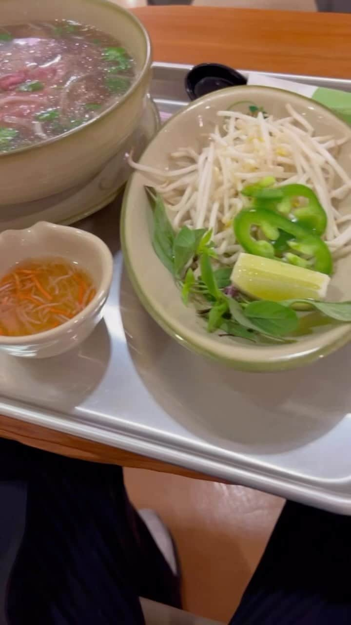 エバン・ロンゴリアのインスタグラム：「IYKYK #downtownlapho #pho #vietnamese」