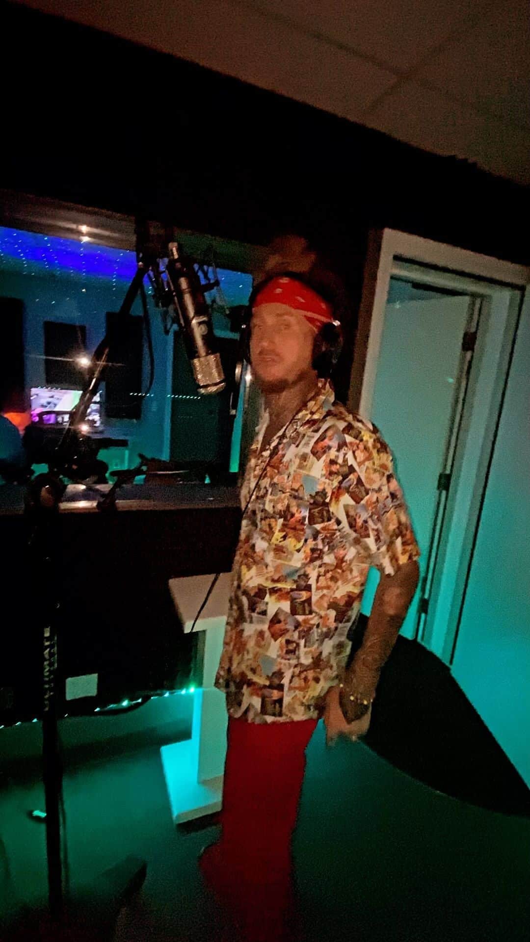 ヤコポのインスタグラム：「@thesoundloungesd   #bendtheback #iakopo #sakuradapatra #dembow #sandiego #soundloungestudios」