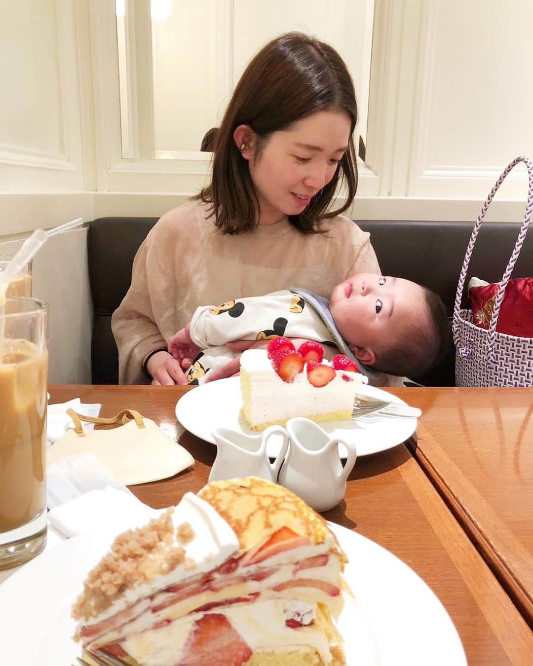 matano Kastaneのインスタグラム：「2ショット嬉しい🫧🍓🎂👶🏻💃🍽」