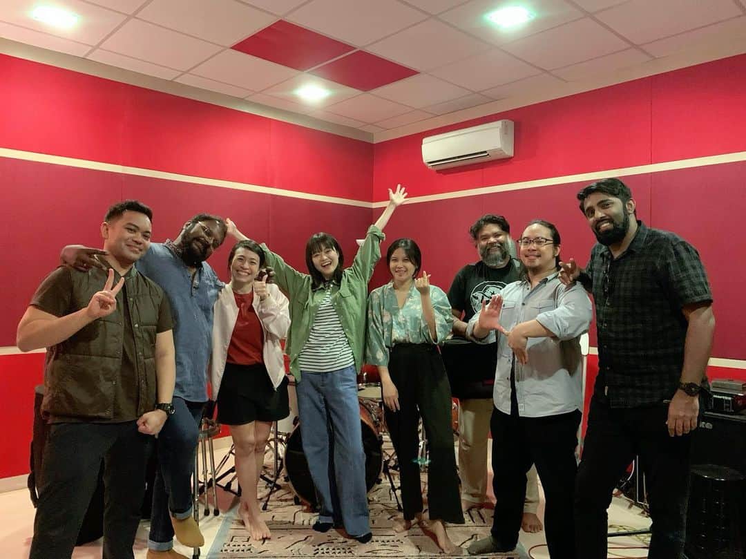 弓木英梨乃のインスタグラム：「What a fantastic month I have had in Malaysia! I can't get the smiling faces of Nadir members and everyone I met in Malaysia out of my head. I was deeply moved by their musicianship, friendship and hospitality. I've been doing music for this amazing meeting! I hope we can play together again in Malaysia and in Japan. Thank you so much. I love you guys🥰」