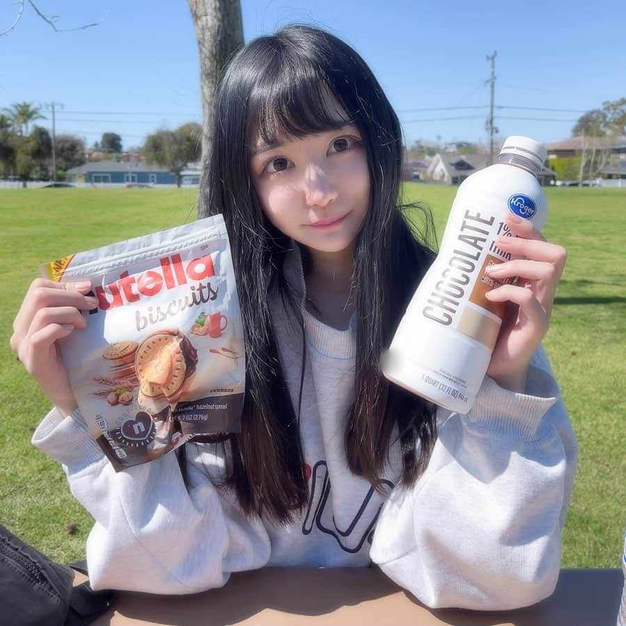 鈴木ことねさんのインスタグラム写真 - (鈴木ことねInstagram)「○ チョコレートたくさんセット🥰🥰 ・ ・ #losangeles #ロサンゼルス #ロサンゼルス旅行 #nutella #ヌテラ #チョコミルク #カリフォルニア」3月30日 17時08分 - szk_koto__