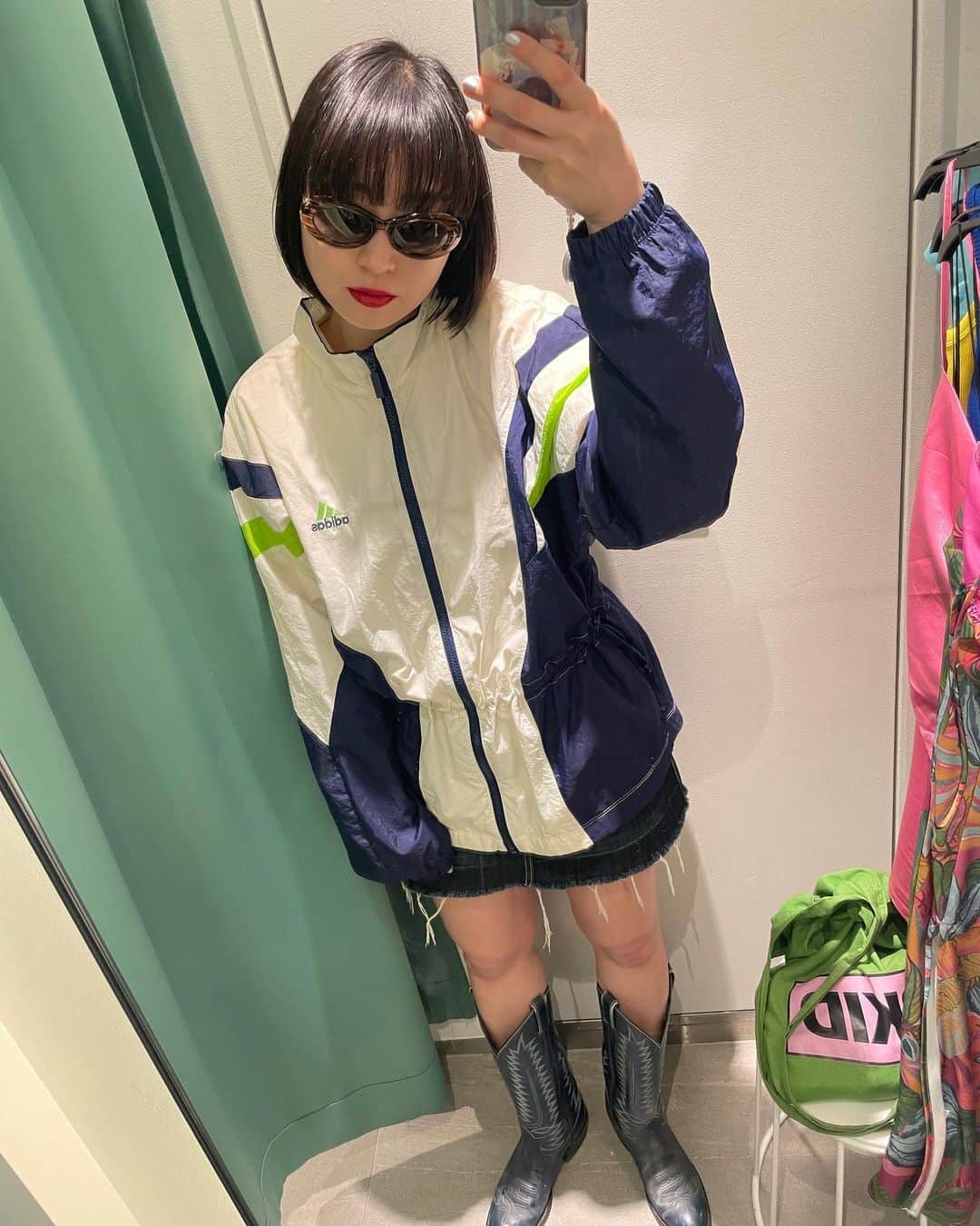 中里亜美のインスタグラム：「夕暮れの街」