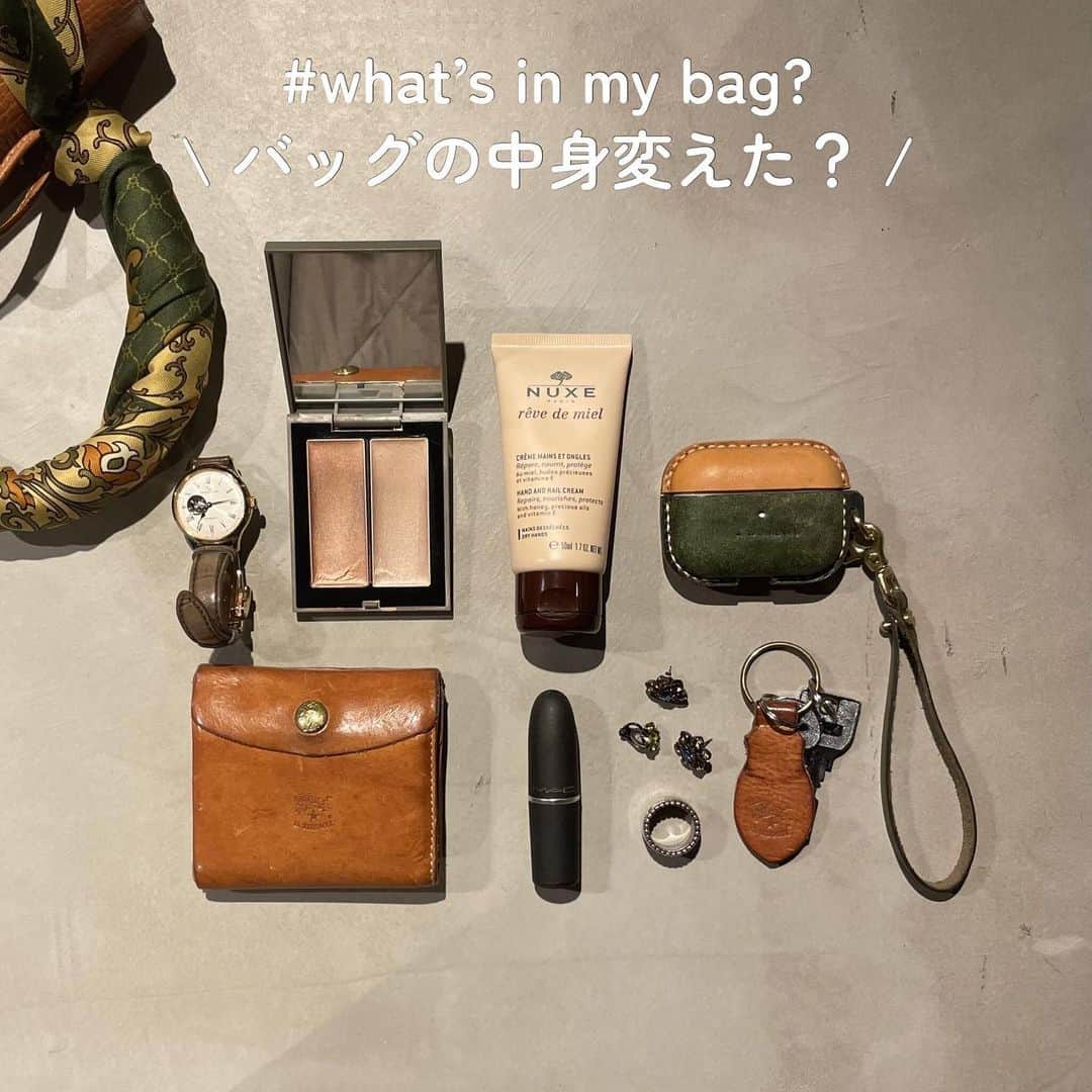 SHEL'MAGのインスタグラム：「【what’s in my bag?】バッグの中身変えた？新生活に適したアイテムとは ━━━━━━━━━━━━━━━ ついに３月13日以降マスク着用が“個人の判断”となり外出も気軽になりましたね。  4月から新生活も始まるから、バッグの中身を整理しなおしませんか？  ショップスタッフの身軽になったバッグの中身を参考にしてみて。 ━━━━━━━━━━━━━━━ #SHELTTERWEBSTORE  #SHELMAG  #ショップスタッフ  #whatsinmybag」