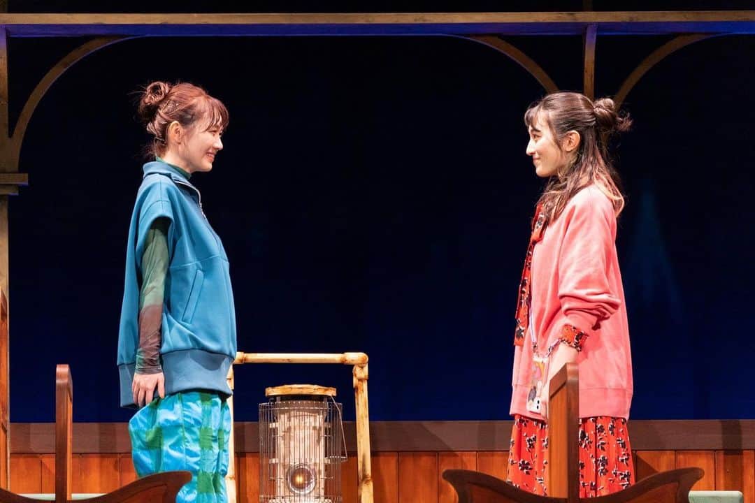 久保田紗友のインスタグラム：「#たぶんこれ銀河鉄道の夜  東京公演も残すところあと6ステージ。地方公演もまだまだ残ってるけど寂しいな。女子楽屋は毎日笑いが絶えません。ナオレナショットを📸」