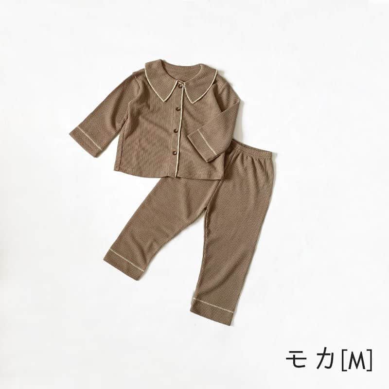 子供服のbig foRE:stさんのインスタグラム写真 - (子供服のbig foRE:stInstagram)「・  ビッグカラーパイピングパジャマ color 2【R036】  柔らかく肌触りの良いワッフル生地で 着心地抜群で過ごしやすいパジャマ😌  ビッグカラーにステッチパイピングが可愛いです♡︎ʾʾ  3colorでご用意しております🌷  #子供服#キッズコーデ#韓国子供服 #kidscode #outfit #おでかけコーデ#海外子供服#おしゃれさんと繋がりたい #kidsiapan #セレクトショップ#女の子コーデ #男の子コーデ#女の子ママ#男の子ママ#インポート#コドモノ#ベビフル#お洒落さんとつながりたい#親ばか部＃子供服通販#ナチュラルコーデ#プチプラ子供服#お洒落キッズ#赤ちゃんがいる生活#ママリ#子育てグラム#ルームウェア#パジャマ」3月30日 15時57分 - olpemi_