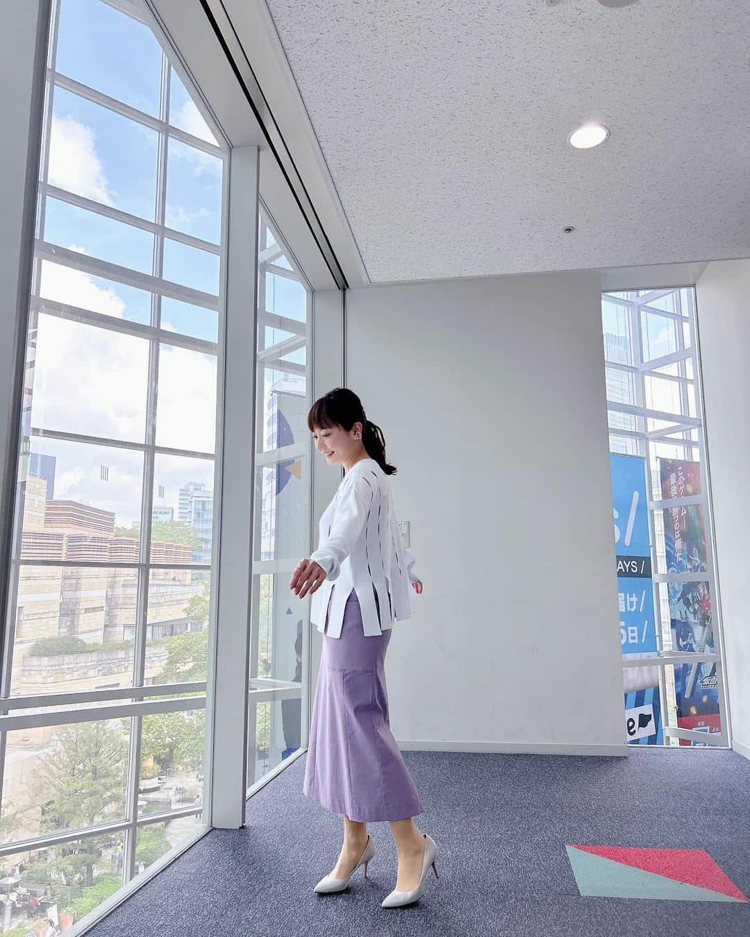 島本真衣さんのインスタグラム写真 - (島本真衣Instagram)「今日着用した衣装です🤍 見てくださった皆さん、ありがとうございました💜  #ニット #huelemuseum   #スカート #parigot   #ピアス #リング #halgd_jewelry   #イヤーカフ  #nomgaccessory   #パンプス #kanematsu」3月30日 16時25分 - mai_shimamoto_ex