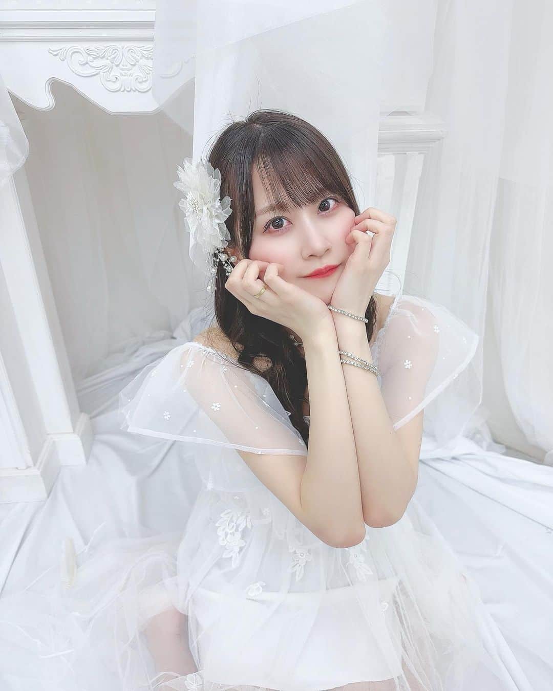 八木沙季のインスタグラム：「🤍🤍  まっしろ👼🤍」