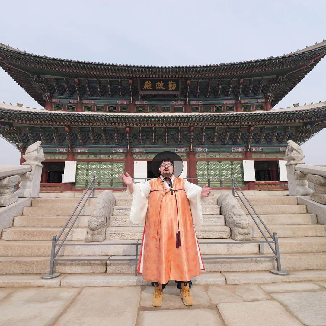デカキンさんのインスタグラム写真 - (デカキンInstagram)「韓国旅行で貴族（ヤンバン）になってきました!!!」3月30日 16時59分 - dekakin