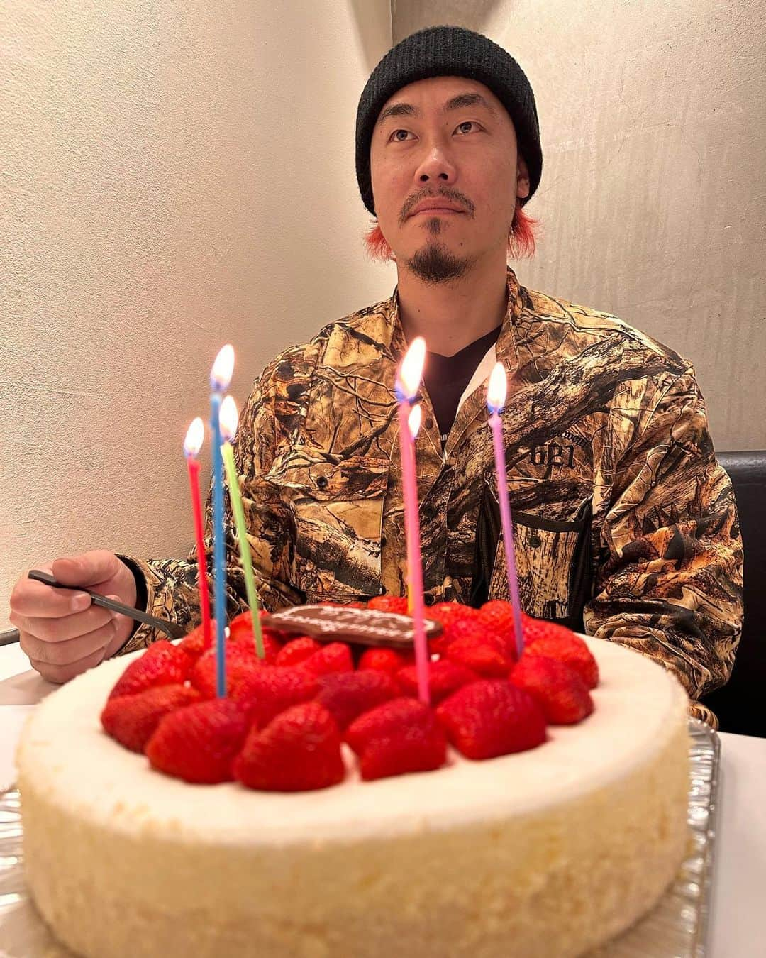 KENTAさんのインスタグラム写真 - (KENTAInstagram)「今年は曲作りながら 誕生日を迎えたね。 こーゆー時はもう少し 喜んでよかとばい。」3月30日 17時05分 - wanimakenta