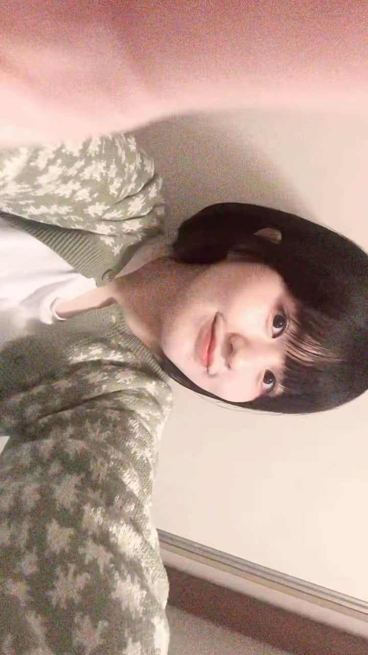 池田レイラのインスタグラム：「暇過ぎてRest room前で撮ったというのは内緒で…🤫笑笑」