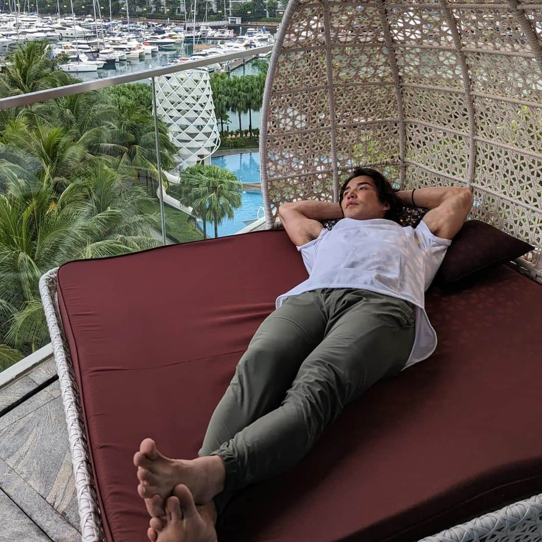 ルーディ・リンさんのインスタグラム写真 - (ルーディ・リンInstagram)「Eat Train Sleep. Exploring the great indoors my last few days in Singapore at the W Sentosa.  More in stories @wsingapore #WSingapore」3月30日 8時23分 - ludilin