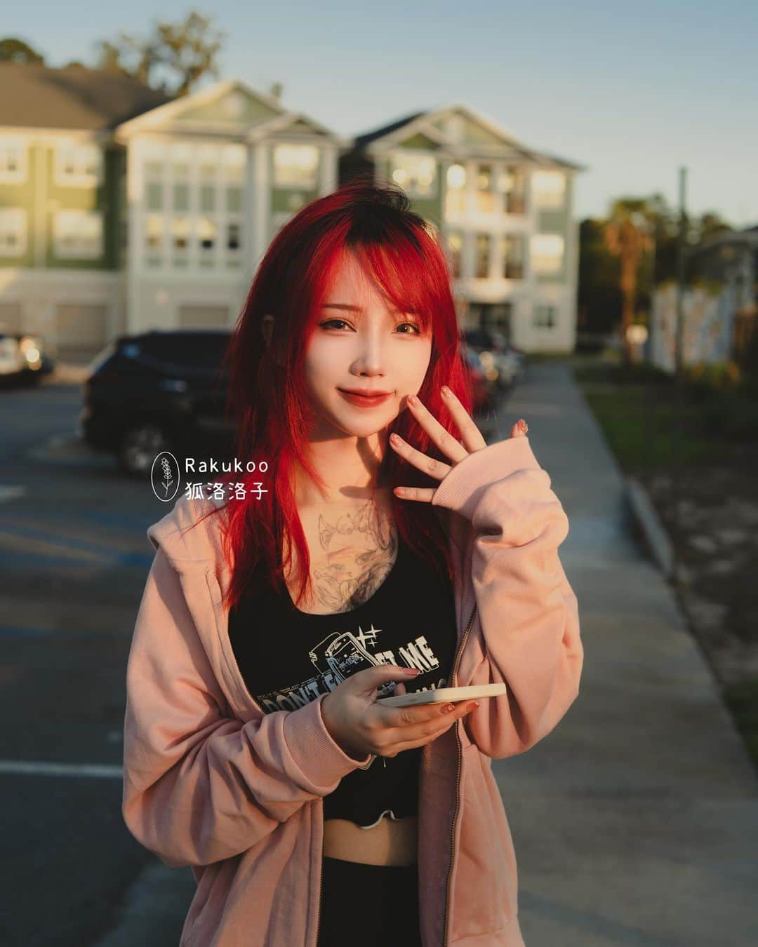 犬神洛洛子さんのインスタグラム写真 - (犬神洛洛子Instagram)「お散歩中🌇」3月30日 10時36分 - rakukoo