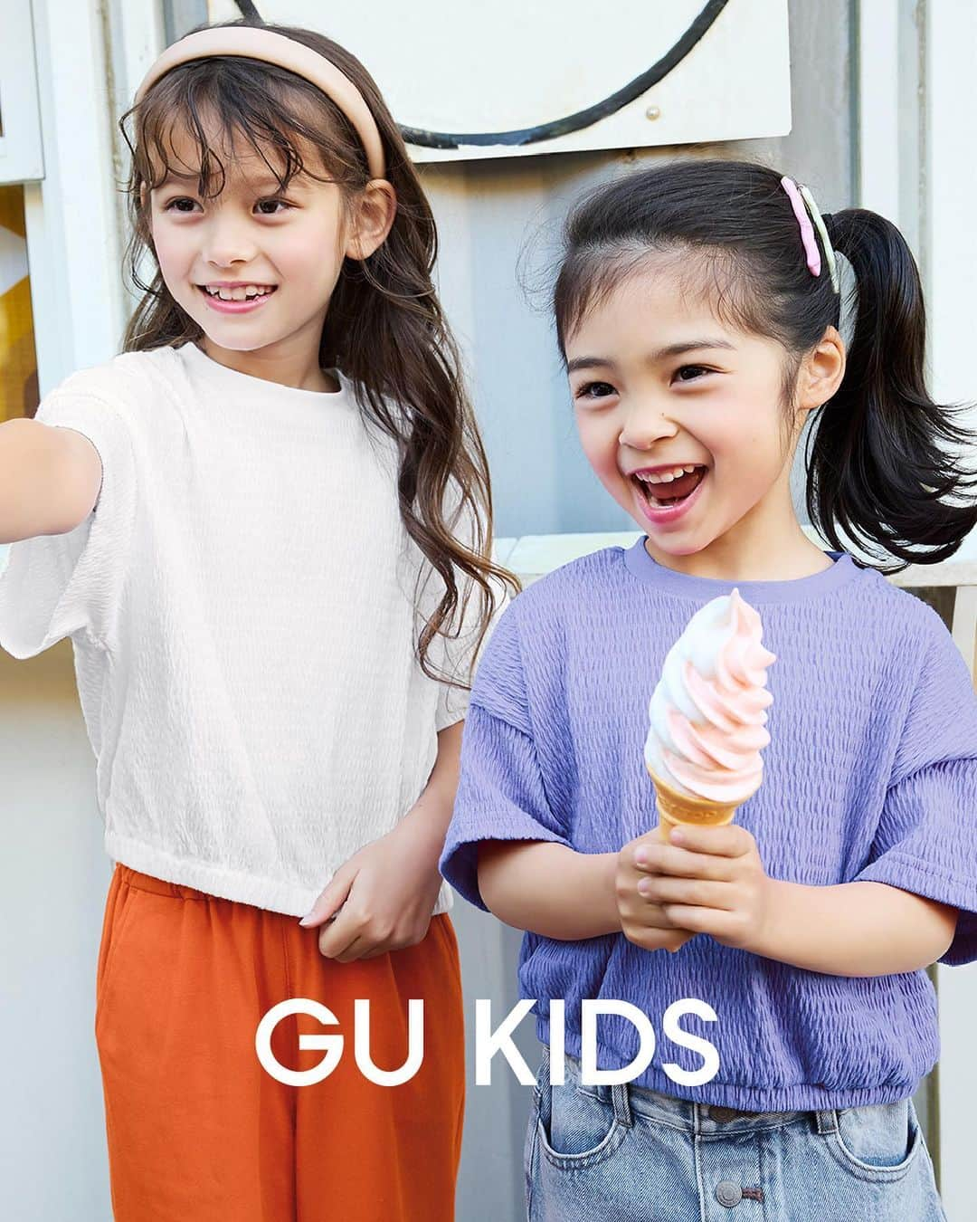 GUさんのインスタグラム写真 - (GUInstagram)「. GU KIDS トップスコレクション ボリュームスリーブで、ガーリーな着こなしが叶う 2種類のトップスが登場。 他にもこれからの季節活躍する半袖トップスを豊富にご用意。  ____________________  GIRLSクロップドギャザーT ¥990 品番：345200  GIRLSクロップドT(ロゴ) ¥990 品番：345225  GIRLSスパンコールT(バタフライ) ¥1,490 品番：345204  BOYSスパンコールT(ティラノサウルス) ¥1,490 品番：345060  KIDS(男女兼用)スウェT(ロゴ) ¥990 品番：346698 ____________________  #クロップドT #ギャザーT #スパンコールT #通学 #小学生 #GUKIDS #子供服 #キッズ #キッズファッション #kidsfashion #YOURFREEDOM #GU #ジーユー #GUコーデ」3月30日 10時39分 - gu_global