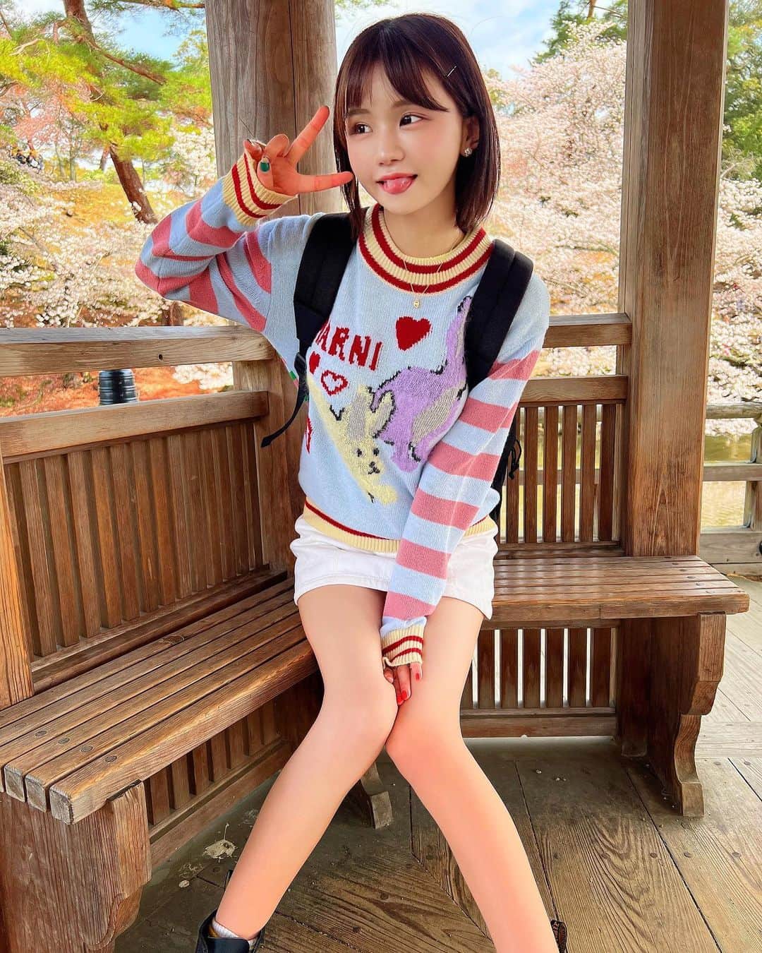 みもれもんのインスタグラム：「here we go!  Arrive at my favorite place🦌Do you know where this place is? ? 👀🌈  さあ！私の大好きな場所に到着💓 ここがどこか分かりましたかぁぁ〜？？👀  ※ヒントは最後の写真🦌🌈✨  #みもれもん #Mimolemon #mimoremon #japanesegirl #水着 #ポートレート#黒髪 #ショートヘア#ボブ #人像攝影 #日本的 #粉我 #日本女孩 #fashion #japan #portrait」