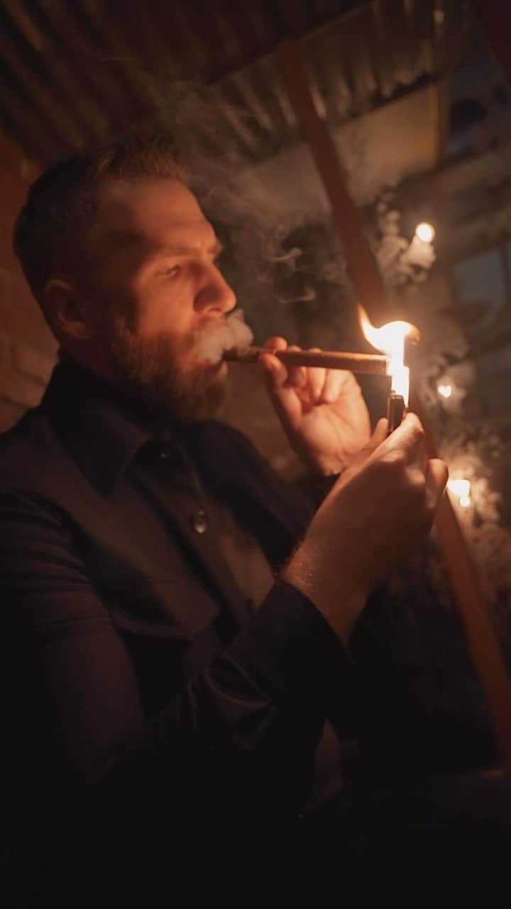 Gents Loungeのインスタグラム：「Cigar Nights. 📍Caña Rum Bar, Los Angeles   🎥: @nikovelasquezz」