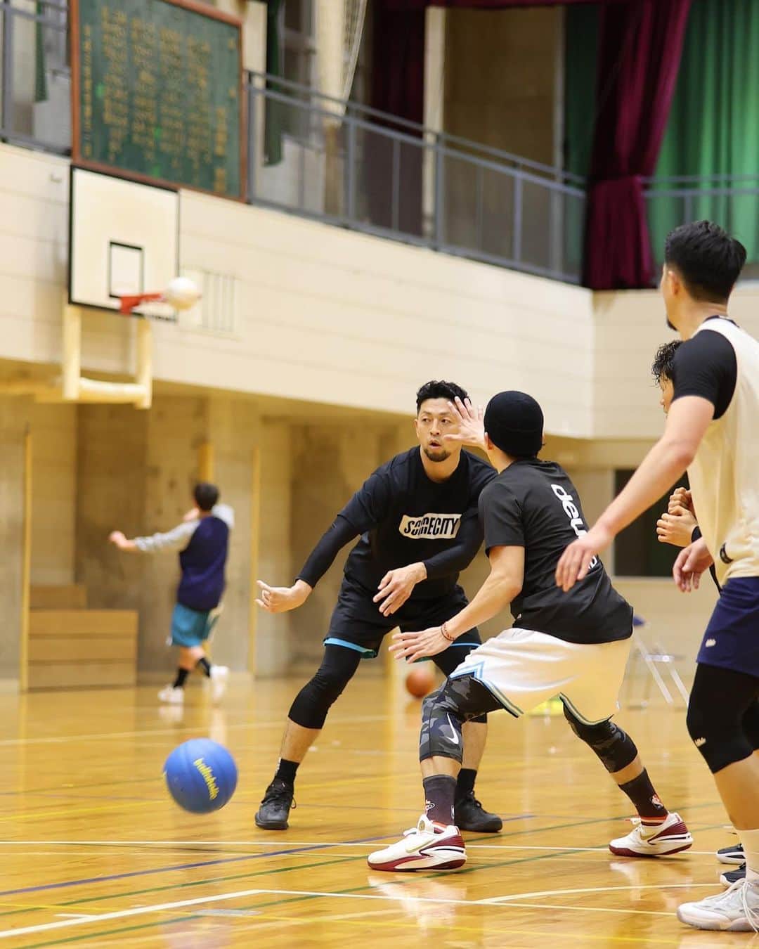 大原亞紋のインスタグラム：「D  #fenix #japan #inthelabjapan #inthelab #deuce #basketball #rockup #バスケ #somecity #tokyocitiyball   @miya_basket」