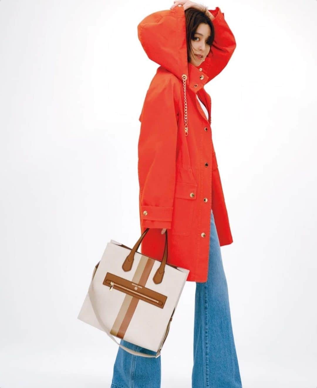 中村アンのインスタグラム：「@michaelkors for @baila_magazine🦒」