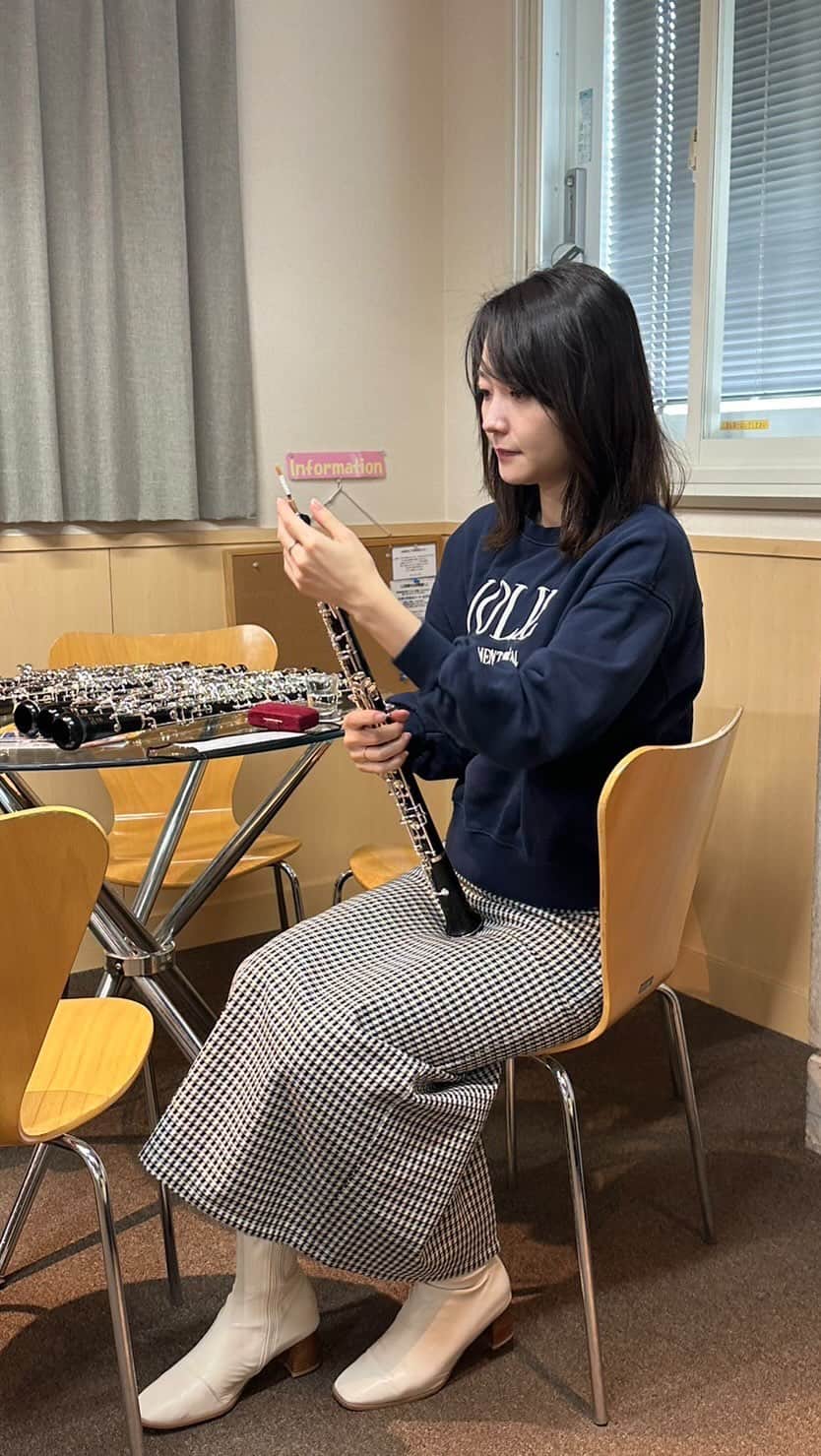 のインスタグラム：「. 久しぶりに吹きましたが、音が出て安心しました☺️（音痴だけど）実は中高6年間、毎日のように練習してたんです！ 奏子ちゃん @akagikanakoboe 付き添いありがとう✨楽しかった〜！次は一緒に曲吹きたいな♪  #オーボエ　#oboe #クラシック音楽」