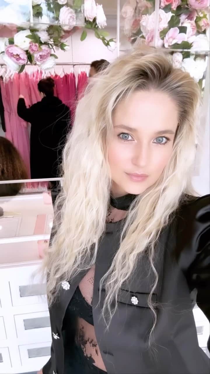 ジェネビーブ・モートンのインスタグラム：「Amazing night at @shopchloecolette #makemarchmatter benefiting @childrensla」
