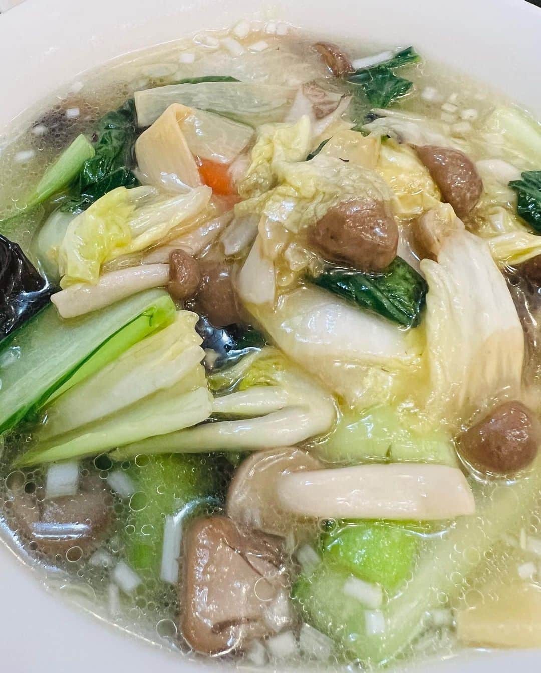 大根仁のインスタグラム：「成城学園前「桂花」季節の野菜のキノコそば（椎茸抜き）。」