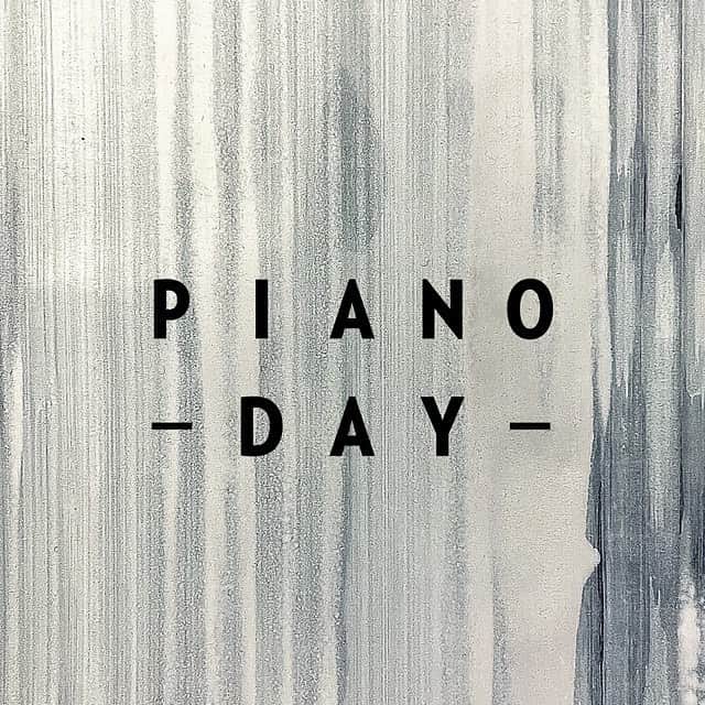 小瀬村晶さんのインスタグラム写真 - (小瀬村晶Instagram)「Celebrate #WorldPianoDay 👏 My music is available on these below 🎼  - 88 Keys ll (New Album) @schole_records @1631recordings @deccapublishing   - Fractals (Compilation) @moderna_records   - Nils Frahm's official Piano Day playlist @pianodayofficial @leiterverlag @spotify   #akirakosemura #小瀬村晶 #pianoday #nilsfrahm」3月30日 11時53分 - akirakosemura