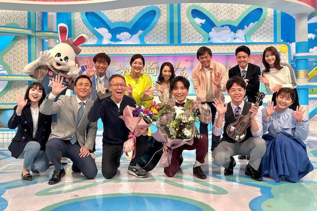 のインスタグラム：「本日でおは朝卒業しました！ 4年間本当にありがとうございました！ 40年以上続くモンスター番組に少しでも携わる事が出来て幸せでした！ 今後とも頑張っていきますのでよろしくお願いします🙇🏻‍♂️  OA後の公造さんサプライズ登場は泣いてまうて。。。 #おは朝 #おはよう朝日です」