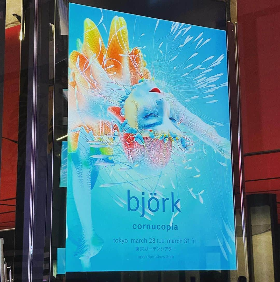 松本駿介さんのインスタグラム写真 - (松本駿介Instagram)「björk - cornucopia @東京ガーデンシアター  #björk」3月30日 12時46分 - coshuns