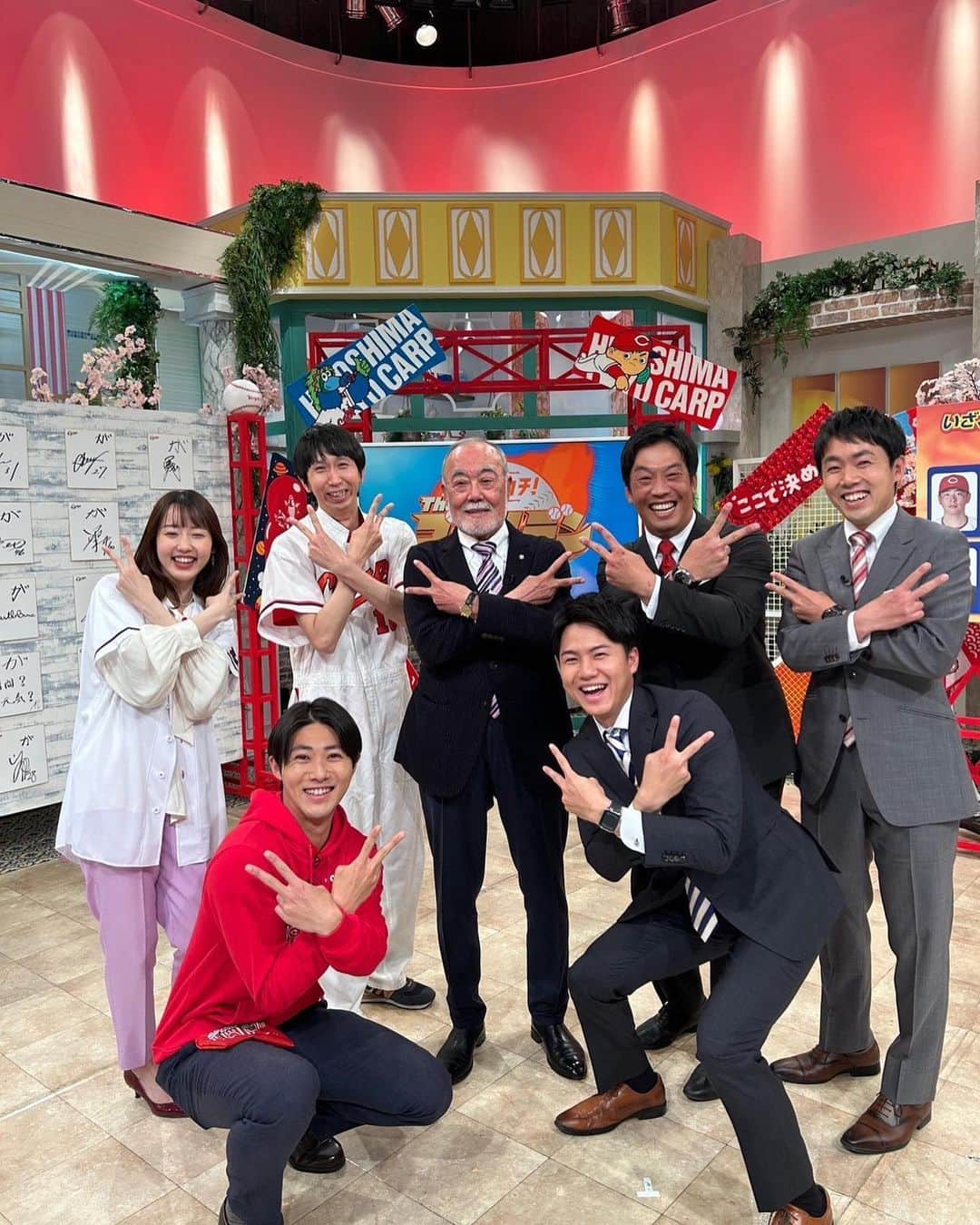 天谷宗一郎さんのインスタグラム写真 - (天谷宗一郎Instagram)「『カーチカチtheゴールデン』 ご覧になってくださりありがとうございました😊 まさかゴールデンでMCをやらせていただけるとは… 周りの方に感謝しながら今年もがががががむしゃらに頑張ります💪 #RCC #カーチカチtheゴールデン  #初MC #大役 #汗だく #失礼しました  #安仁屋宗八 さん #安仁屋算 #アンガールズ #山根良顕 さん #頭の回転数おばけ #石田充 アナ #相方!? #河村綾奈 アナ #絶世の美女 #伊東平 #筋肉 #小宅世人 #筋肉2 #天谷宗一郎 #感謝 #ロケ弁 #むすびのむさし」3月30日 13時34分 - soichiroamaya