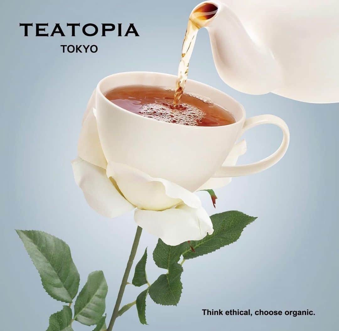 高岡周策さんのインスタグラム写真 - (高岡周策Instagram)「#Repost @tea_topia_tokyo with @use.repost ・・・ 東京発のオーガニックティーブランド「TEATOPIA TOKYO」は4月1日13時から、グラフィックアーティスト高岡周策氏との初めてのコラボレーションを実施致します。 TEATOPIA TOKYOのウェブサイト上で、オリジナルパッケージの紅茶や、ティータグ、ポーチのギフトセットを販売。いずれも高岡氏のオリジナル作品です。  "SHUSAKU TAKAOKA×TEATOPIA  TOKYO" オリジナルギフトセット  セット内容 【紅茶】 ティーカップを花に見立てたデザインのオーガニックティーです。5種類のティーバッグが1個ずつ入っています。  ・VOYAGE(ボヤージュ) スリランカの標高1800ｍにある有機農園で栽培されたシングルオリジンのオーガニックティー。貴重な茶葉をひとつひとつ丁寧に手摘みして作られたフルリーフの紅茶で、香り高く澄んだ味わいです。  ・MARINA(マリーナ) 本物のベルガモット果実から抽出した香りを使用したオーガニックフレーバーティー。ハイビスカス、マリーゴールド、バラ、コーンフラワーもブレンドしました。カラフルな見た目と、落ち着きのあるさわやかな香りが特徴です。  ・PARADE（パレード） 本物のザクロの果実から抽出した香りを使用したオーガニックフレーバーティー。ベニバナとローズヒップの実をブレンドしました。芳醇な香りと心地よい酸味が広がります。  ・BREEZE(ブリーズ) ベリーなど数種類の果実から抽出した香りを使ったオーガニックフレーバーティー。ベニバナ、カモミール、バラをブレンドしました。本物の果実ならではのフレッシュなフルーツの香りが弾けます。  ・WONDER（ワンダー） 上質なシナモンとハイビスカスを使用したノンカフェインのオーガニックハーブティー。マリーゴールドとバラをブレンドしました。鮮やかなピンク色と、爽やかな甘酸っぱさはリフレッシュに最適です。  【ティータグ】 ティータグは、TEATOPIA TOKYOが今回独自に製品化した撥水加工を施したコースターとフタの役割を担うものです。  ティータグをカップの上に置いて蒸らすことで、紅茶本来のおいしさを引き出すことができます。  高岡周策氏のコラージュデザインの裏には「MAKE TEA NOT WAR」というメッセージも入っています。 同柄が2枚入りでサイズは72mm×72mm。  【ティーポーチ】 コースターと同様に真珠の耳飾りの少女をモチーフにしたデザインのミニポーチです。サイズはH135mm×W130mm。ティーバッグやティータグを入れるのに最適です。  "SHUSAKU TAKAOKA×TEATOPIA  TOKYO" オリジナルギフトセット 2700円（税込）  ●販売ウェブサイト https://www.teatopiatokyo.com/  ●高岡周策 アーティスト。有名な画家の作品を現代風にしたコラージュアートをインスタグラムで発信しており、フォロワー数は36万人に上る。圧倒的なセンスがファッション界から注目され、数多くのアートディレクションを担っている。  instagram: @shusaku1977  TEA TOPIA TOKYO 2018年に本格スタートした東京発のオーガニックティーブランド。コンセプトは「Think ethical,choose organic」。展開する紅茶はすべて有機JAS認証を取得しており、取り引きもフェアトレードで行っている。日常生活の一部に、環境や海外の人々の生活にも配慮したオーガニックでエシカルな商品を自然な形で取り入れる。そんなライフスタイルを提案している。  HP 　　　 ： https://www.teatopiatokyo.com/ instagram ： @tea_topia_tokyo」3月30日 13時44分 - shusaku1977