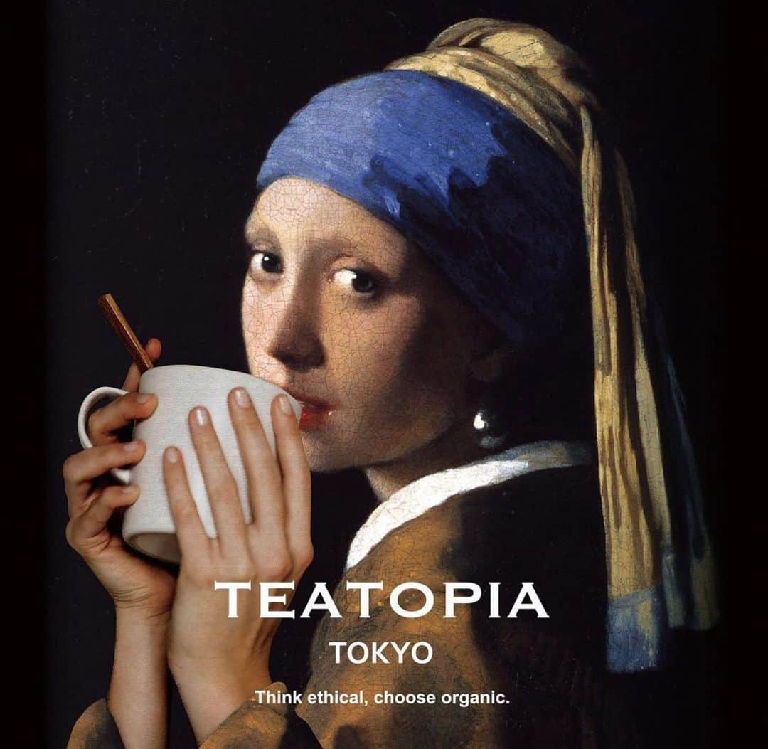 高岡周策さんのインスタグラム写真 - (高岡周策Instagram)「#Repost @tea_topia_tokyo with @use.repost ・・・ 東京発のオーガニックティーブランド「TEATOPIA TOKYO」は4月1日13時から、グラフィックアーティスト高岡周策氏との初めてのコラボレーションを実施致します。 TEATOPIA TOKYOのウェブサイト上で、オリジナルパッケージの紅茶や、ティータグ、ポーチのギフトセットを販売。いずれも高岡氏のオリジナル作品です。  "SHUSAKU TAKAOKA×TEATOPIA  TOKYO" オリジナルギフトセット  セット内容 【紅茶】 ティーカップを花に見立てたデザインのオーガニックティーです。5種類のティーバッグが1個ずつ入っています。  ・VOYAGE(ボヤージュ) スリランカの標高1800ｍにある有機農園で栽培されたシングルオリジンのオーガニックティー。貴重な茶葉をひとつひとつ丁寧に手摘みして作られたフルリーフの紅茶で、香り高く澄んだ味わいです。  ・MARINA(マリーナ) 本物のベルガモット果実から抽出した香りを使用したオーガニックフレーバーティー。ハイビスカス、マリーゴールド、バラ、コーンフラワーもブレンドしました。カラフルな見た目と、落ち着きのあるさわやかな香りが特徴です。  ・PARADE（パレード） 本物のザクロの果実から抽出した香りを使用したオーガニックフレーバーティー。ベニバナとローズヒップの実をブレンドしました。芳醇な香りと心地よい酸味が広がります。  ・BREEZE(ブリーズ) ベリーなど数種類の果実から抽出した香りを使ったオーガニックフレーバーティー。ベニバナ、カモミール、バラをブレンドしました。本物の果実ならではのフレッシュなフルーツの香りが弾けます。  ・WONDER（ワンダー） 上質なシナモンとハイビスカスを使用したノンカフェインのオーガニックハーブティー。マリーゴールドとバラをブレンドしました。鮮やかなピンク色と、爽やかな甘酸っぱさはリフレッシュに最適です。  【ティータグ】 ティータグは、TEATOPIA TOKYOが今回独自に製品化した撥水加工を施したコースターとフタの役割を担うものです。  ティータグをカップの上に置いて蒸らすことで、紅茶本来のおいしさを引き出すことができます。  高岡周策氏のコラージュデザインの裏には「MAKE TEA NOT WAR」というメッセージも入っています。 同柄が2枚入りでサイズは72mm×72mm。  【ティーポーチ】 コースターと同様に真珠の耳飾りの少女をモチーフにしたデザインのミニポーチです。サイズはH135mm×W130mm。ティーバッグやティータグを入れるのに最適です。  "SHUSAKU TAKAOKA×TEATOPIA  TOKYO" オリジナルギフトセット 2700円（税込）  ●販売ウェブサイト https://www.teatopiatokyo.com/  ●高岡周策 アーティスト。有名な画家の作品を現代風にしたコラージュアートをインスタグラムで発信しており、フォロワー数は36万人に上る。圧倒的なセンスがファッション界から注目され、数多くのアートディレクションを担っている。  instagram: @shusaku1977  TEA TOPIA TOKYO 2018年に本格スタートした東京発のオーガニックティーブランド。コンセプトは「Think ethical,choose organic」。展開する紅茶はすべて有機JAS認証を取得しており、取り引きもフェアトレードで行っている。日常生活の一部に、環境や海外の人々の生活にも配慮したオーガニックでエシカルな商品を自然な形で取り入れる。そんなライフスタイルを提案している。  HP 　　　 ： https://www.teatopiatokyo.com/ instagram ： @tea_topia_tokyo」3月30日 13時44分 - shusaku1977