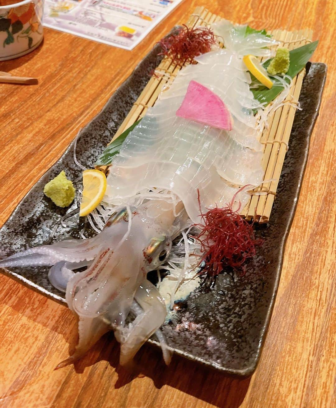 遠山裕介のインスタグラム：「博多の思い出！  写真全部ご飯🤣  活イカ、太刀魚、鉄鍋餃子、明太子、もつ鍋、馬刺し、うどん  全てが美味かった♬」