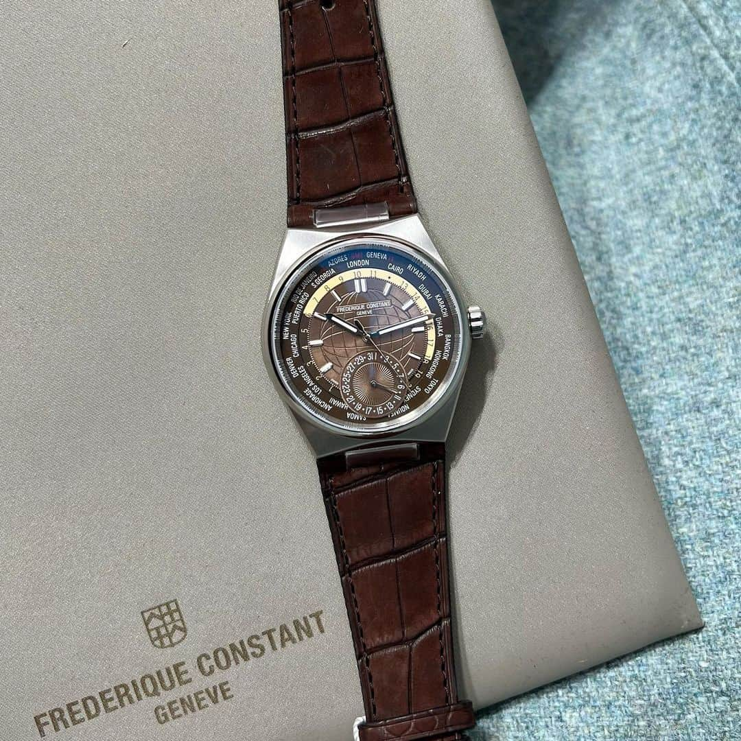 Frederique Constant Japanさんのインスタグラム写真 - (Frederique Constant JapanInstagram)「<Watches & Wonders 2023 >速報 35周年記念モデル ハイライフ ワールドタイマー マニュファクチュール  #watchesandwonders2023 #FrederiqueConstant #swiss #swissmade #swisswatch #watch #wristwatch #worldtimer #highlife #manufacture #フレデリックコンスタント #スイス #スイス時計 #時計#腕時計 #ワールドタイマー #メンズウォッチ#大人時計 #マニュファクチュール #機械式時計」3月30日 14時31分 - frederiqueconstantjapan