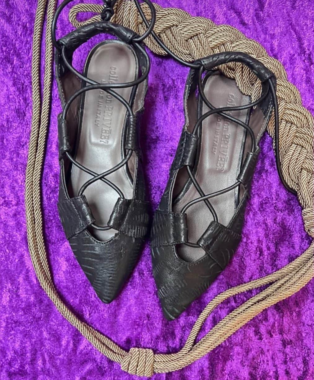 コレクションプリヴェのインスタグラム：「Our lace up ballerinas shoes @maspero_ #ss23 #collectionpriveeaccessories  • • • • • • • #newcollection #collectionpriveeofficial #style #accessories #fashionista #madeinitaly #iconic #love #handmade #ballerina #bestboutique #maspero #cantù #shoes #accessories #womensshoes」