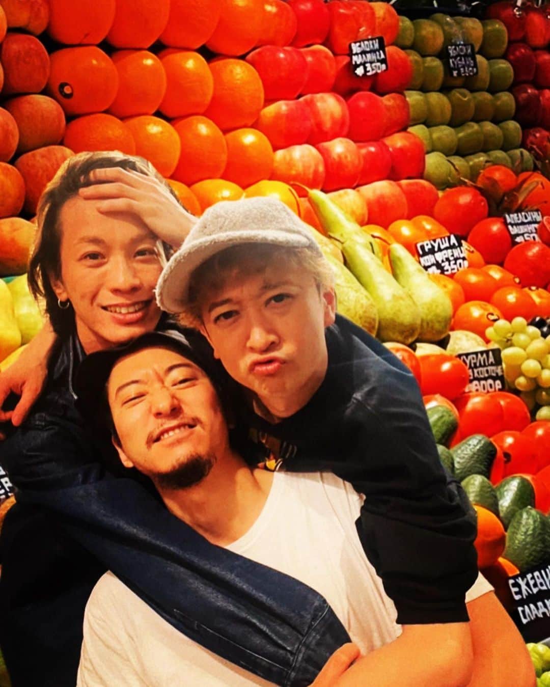 あきらかにあきらのインスタグラム：「航大舞台お疲れ様ゴ🍛 海外行きたいねえ🍊」