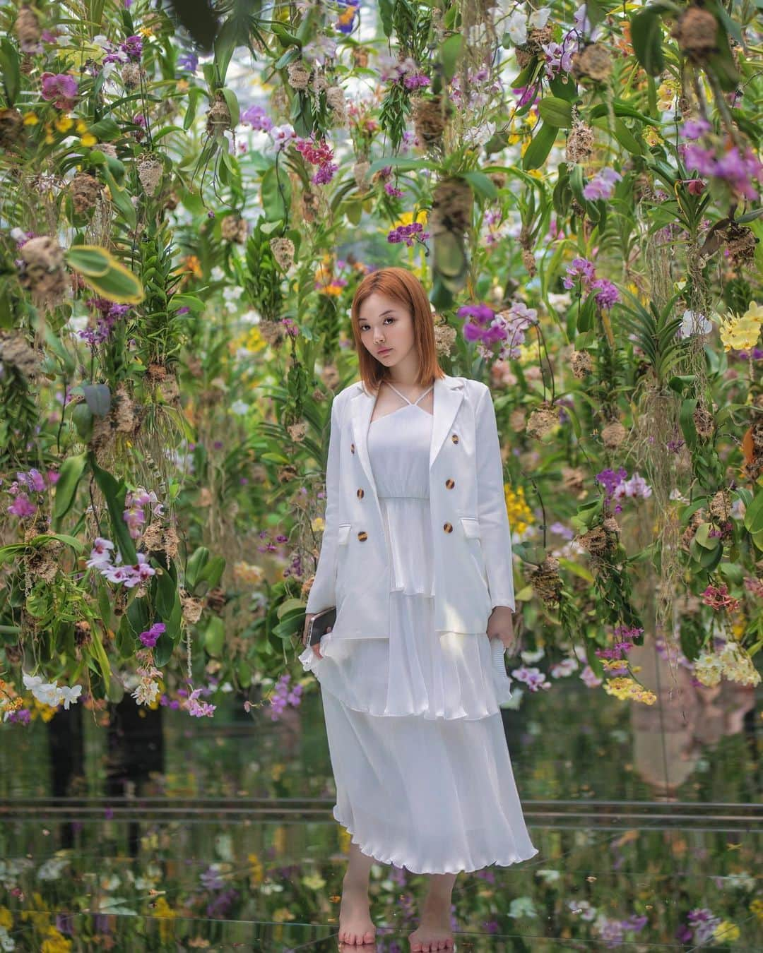 YingTzeさんのインスタグラム写真 - (YingTzeInstagram)「POV : You only got 5 mins here so need to faster pose 😎🌺  My fav artwork from @teamlab.planets ! I love flowers a lot and this floating flower garden is even more beautiful when I see it in person 🥹  Booked my tickets in advance via @klookmy , can choose your preferred time slot then just enter with QR Code ~ it is super convenient 🫶🏻❤️  📸 @prestonles.ig   #teamlabplanets #klookmy #klookmyspring」4月14日 10時45分 - yingtze