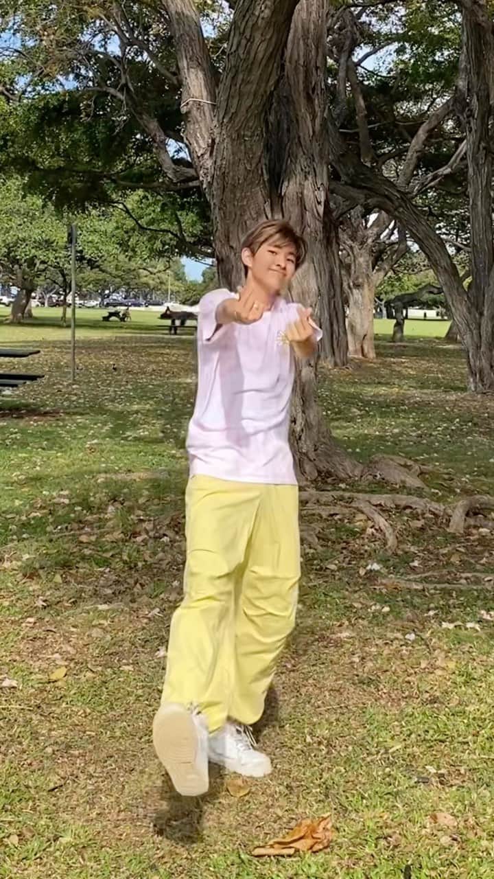 高澤笑大郎のインスタグラム：「Life goes on🌸☀️🌻 @kingandprince_j   #Crossingrain #xr #boyband #Hawaii #Oahu #Aloha #Music #Japan #Honolulu #Hilo #Kpop #Jpop #rap #singing #dance #have #courage #and #be #kind #ありのまま   @crossingrain  @xr_monarch  @xr_jorden  @xr_devin  @xr_iamasher」