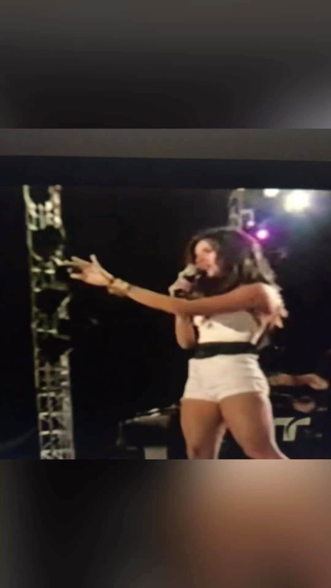 ロゼリン・サンチェスのインスタグラム：「Look what I just found!! OMG 😱 Don’t remember what year it was. I know it was a concert produced by @emilioestefanjr for Telemundo at an Army Base. It was a surreal experience! I sang “Caricias” from my album Borinqueña 💕  Una experiencia hermosa 💕」